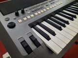 Yamaha PSR s670 keyboard