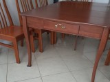 Dining table in a good condition